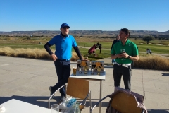 Torneo Fin de Año: Daniel Díaz y Paco Laguna preparando la entrega de premios y trofeos.